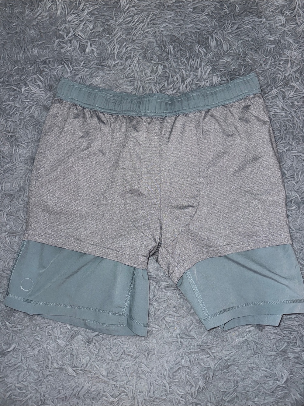 Vuori Light Gray Athletic Shorts with Cream Drawstring - Picture 4 of 6